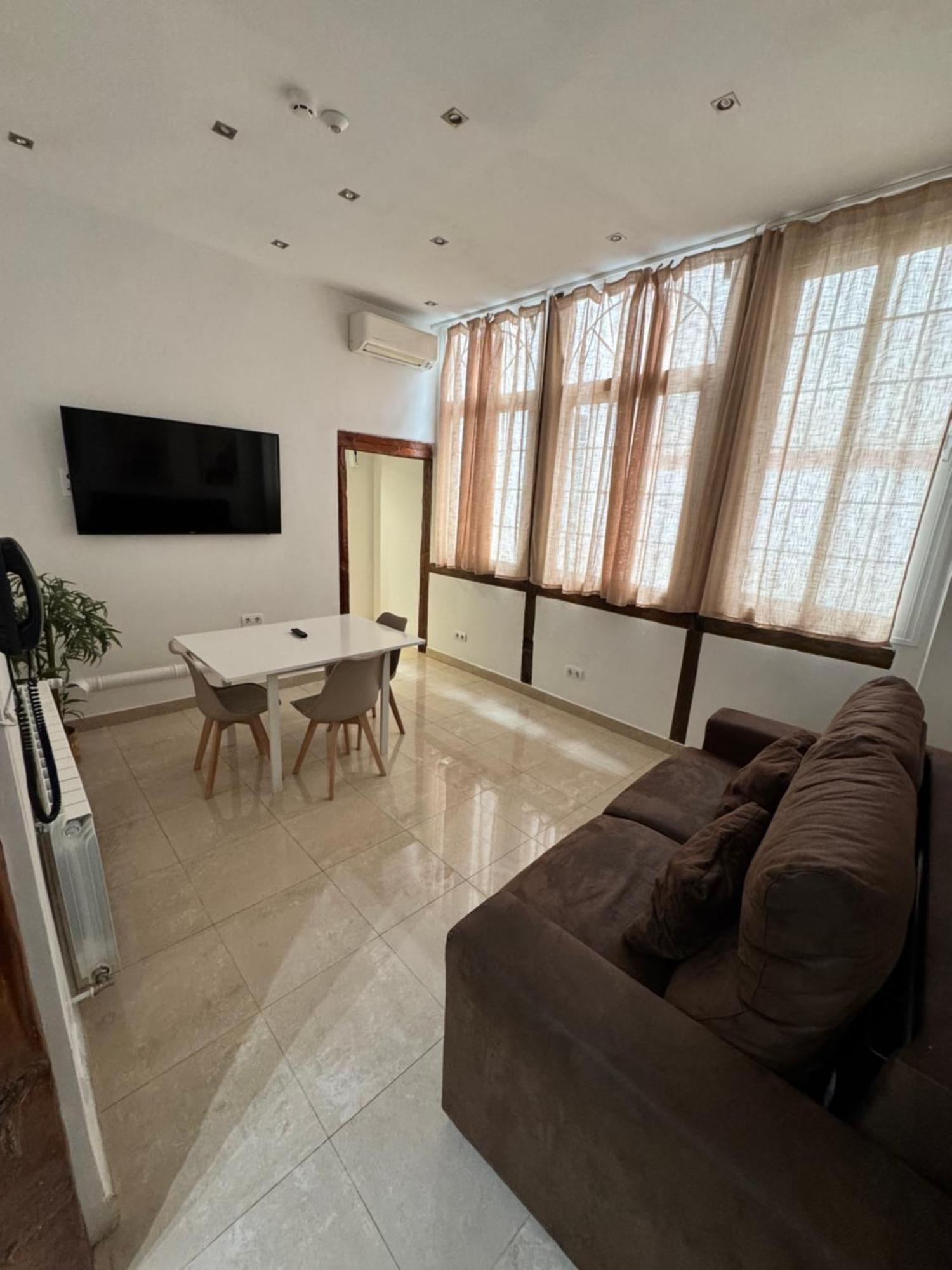 Apartamentos Apolo, Madrid